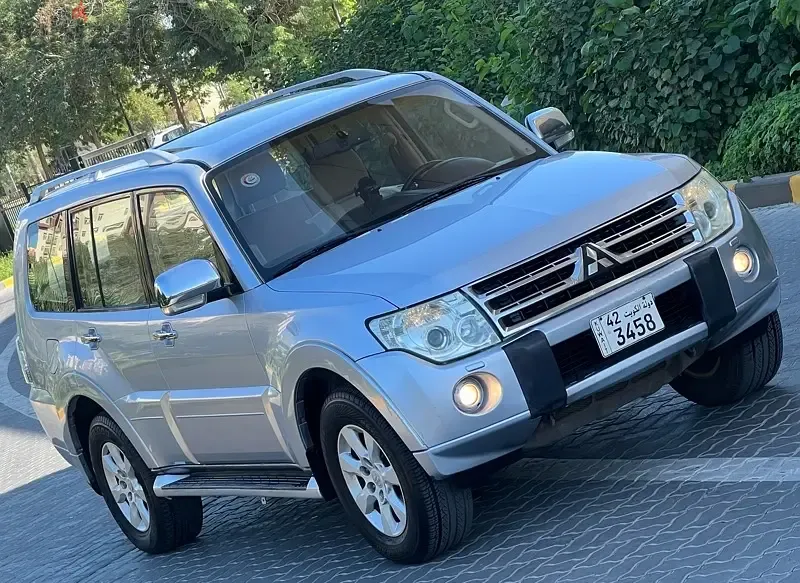 ميتسوبيشي باجيرو 2010